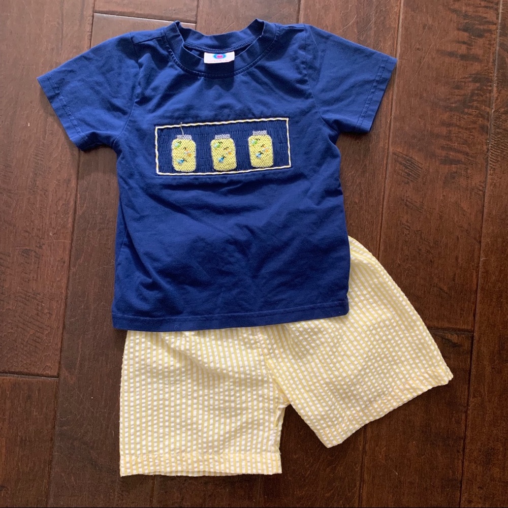 ❌SOLD❌ Lightning Bug Smocked Set
